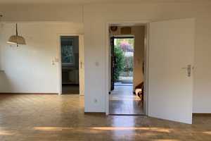 73207 Plochingen - Höhenlage:  Haus mit einzigartigem Raumgefühl und tollem Garten. Garage. FREI. – Esslingen (Kreis) – Vorschaubild 9