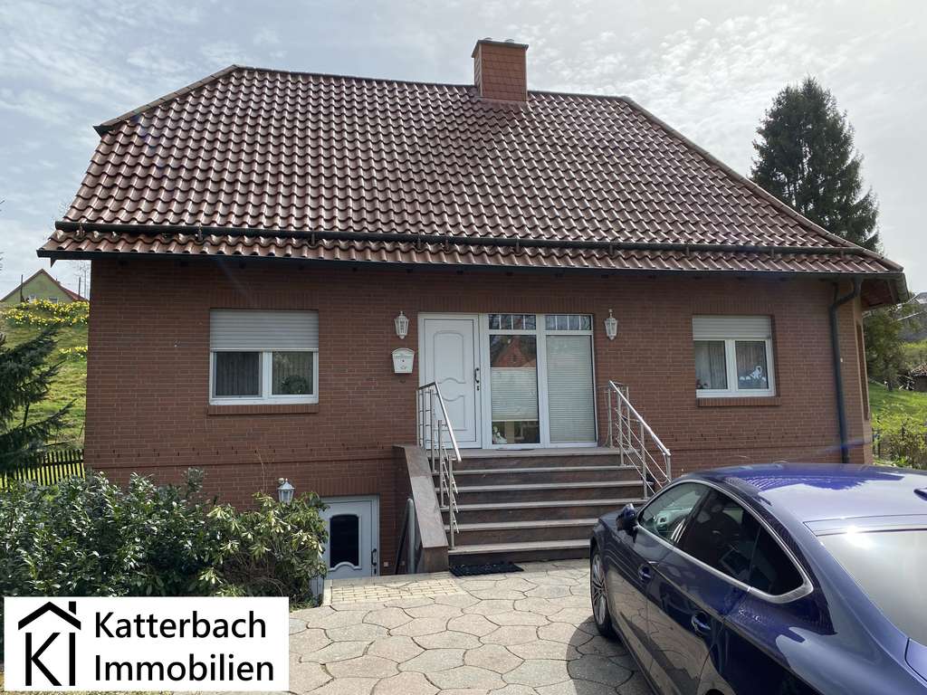 Immobilie in Delligsen - Freistehendes Ein- bis Zweifamilienhaus mit großem Grundstück in Kaierde bei Delligsen - Bild 1