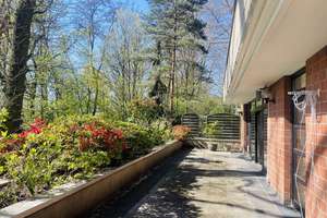 Drei Zimmer plus auf 178 m²: große S/W-Terrasse, zwei Eingänge & moderne Wärmepumpe – Die vollständige Adresse der Immobilie erhältst du vom Anbieter., 40625 Gerresheim, Düsseldorf – Vorschaubild 2