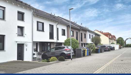 Bild von Neuwertiges Reihenhaus mit viel Platz und Keller - Sahnestück in Jügesheimer Feldrandlage mit S-Bahn