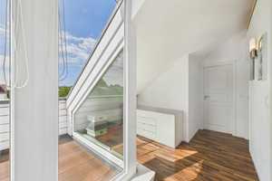 Lichtdurchflutete Dachgeschosswohnung mit Süd-Loggia in München-Untermenzing – München – Vorschaubild 14