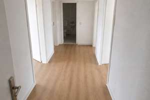 Helle 3-Zimmer-Wohnung mit guter Raumaufteilung – Alter Deutscher Ring 45, 47798 Stadtmitte, Krefeld – Vorschaubild 2