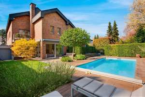 Haus-in-Haus: Wohnen auf  290 qm mit Garten & Pool, separatem Apartment und Garage – Die vollständige Adresse der Immobilie erhältst du vom Anbieter., 50858 Junkersdorf, Köln – Vorschaubild 2