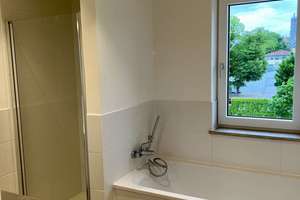 Stadtoase mit Weitblick: Geräumige 3-Zimmer-Wohnung mit Balkon im pulsierenden Herzen von Augsburg! – Raunerstraße 19, 86153 Am Schäfflerbach, Augsburg – Vorschaubild 4