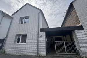 Wohnen mit Charakter: Einfamilienhaus in Köln-Godorf