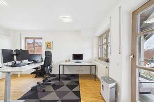 Wohlfühloase mit Gartenidylle: Modernisiertes Haus mit Einliegerwohnung, Doppelgarage und PV-Anlage – Die vollständige Adresse der Immobilie erhältst du vom Anbieter., 84137 Vilsbiburg – Vorschaubild 15