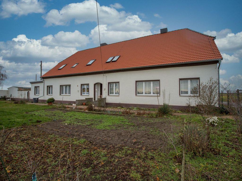 Bauernhaus mit Nebengelass