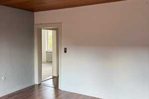 Viel Platz & großes Potenzial: Einfamilienhaus mit Halle und großem Grundstück in Söhlde – Hildesheim (Kreis) – Vorschaubild 2