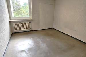 Ruhige, sonnige 4-Zimmer- Wohnung mit Blick ins Grüne und viel Gestaltungspotential – Franz-Wolter-Straße 2, 81925 Oberföhring, München – Vorschaubild 6