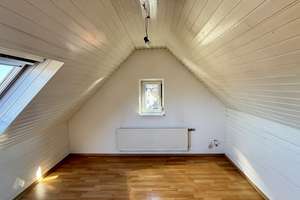 " Die besondere  4 Zimmer-Wohnung in sehr guter Lage  !" – Die vollständige Adresse der Immobilie erhältst du vom Anbieter., 70195 Botnang-Ost, Stuttgart – Vorschaubild 6