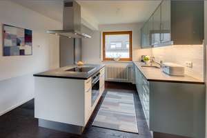 Möbliert: Ruhige 3-Zimmer Wohnung mit Wintergarten und Balkon  – Die vollständige Adresse der Immobilie erhältst du vom Anbieter., 81476 Forstenried, München – Vorschaubild 2