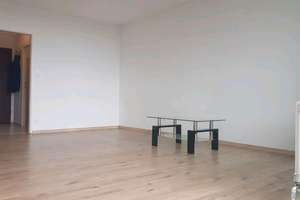 Helle 1-Zimmer Wohnung mit Balkon im 3. OG in Perlach – Fr.-Engels-Bogen 3, 81735 Neuperlach, München – Vorschaubild 2