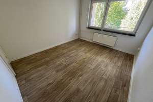 Frisch renovierte 2,5 Zimmer-Wohnung mit Balkon und modernisierten Tageslichtbad mit Wanne – Fregattenstr. 16, 23558 Buntekuh, Lübeck – Vorschaubild 8