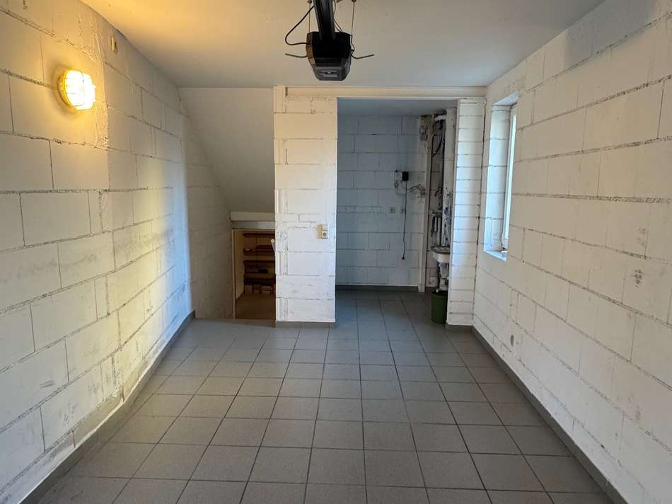 Ebene 1 Garage mit Zugang zum