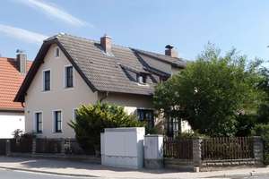 Großzügiges Einfamilienhaus in zentraler Lage von Strullendorf – Die vollständige Adresse der Immobilie erhältst du vom Anbieter., 96129 Strullendorf – Vorschaubild 1