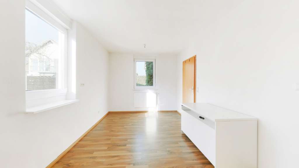 Immobilie in Balzheim - Perfekt für den nächsten Schritt: bezugsfertiges Einfamilienhaus mit PV Anlage & Modernisierungspo - Bild 4