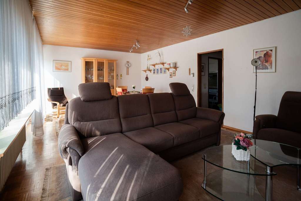 Immobilie in Deizisau - Charmantes Einfamilienhaus mit großem Garten und Ausbaupotenzial in Deizisau-Esslingen - Bild 3