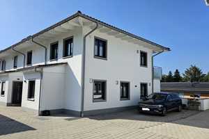 ``RESERVIERT``Exklusives Reihenendhaus KfW 55 mit 121 m² Wohnfläche im toskanischen Stil in Isen – Lengdorferstraße 11b, 84424 Erding (Kreis) – Vorschaubild 1