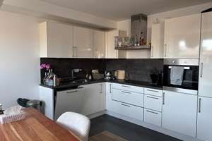 UNTERVERMIETUNG Untergiesing (08.2026)- (01.2027)-Möbliert-Dachgeschoss-Wohnung in München – Winterstraße 4, 81543 Untergiesing, München – Vorschaubild 3