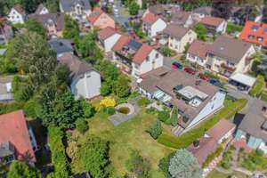 Charmantes 2 Familienhaus mit viel Platz und großem Garten in Bestlage von Zirndorf - Weiherhof – Die vollständige Adresse der Immobilie erhältst du vom Anbieter., 90513 Zirndorf – Vorschaubild 1