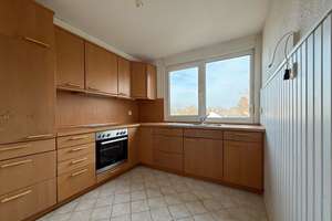 gemütliche 3 Zi. DG-Wohnung in Hamburg Rissen: 74 m² mit Südwest-Loggia & Garage in familiärer Lage – Die vollständige Adresse der Immobilie erhältst du vom Anbieter., 22559 Rissen, Hamburg – Vorschaubild 16
