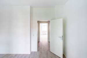 *SCHICKES Apartment, ZENTRALE Lage, STILvolle EBK, Balkon, Hbf & City 7 Min, FH 10 Min* – Ruhrstraße 4, 99085 Krämpfervorstadt, Erfurt – Vorschaubild 10