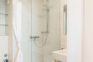 Möbelierte, stilvolle 2,5-Zimmer-Wohnung mit Küche im Herzen von Köln – Gürzenichstraße 32, 50667 Altstadt/Nord, Köln – Vorschaubild 14