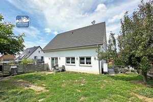 Neuwertig & energieeffizient –
Ihr familienfreundliches Zuhause
in Stiepel – Die vollständige Adresse der Immobilie erhältst du vom Anbieter., 44797 Stiepel, Bochum – Vorschaubild 1