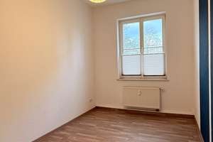 Charmante 3-Zimmer-Hochparterrewohnung
in familienfreundlicher Lage – Die vollständige Adresse der Immobilie erhältst du vom Anbieter., 1259 Niedersedlitz, Dresden – Vorschaubild 8