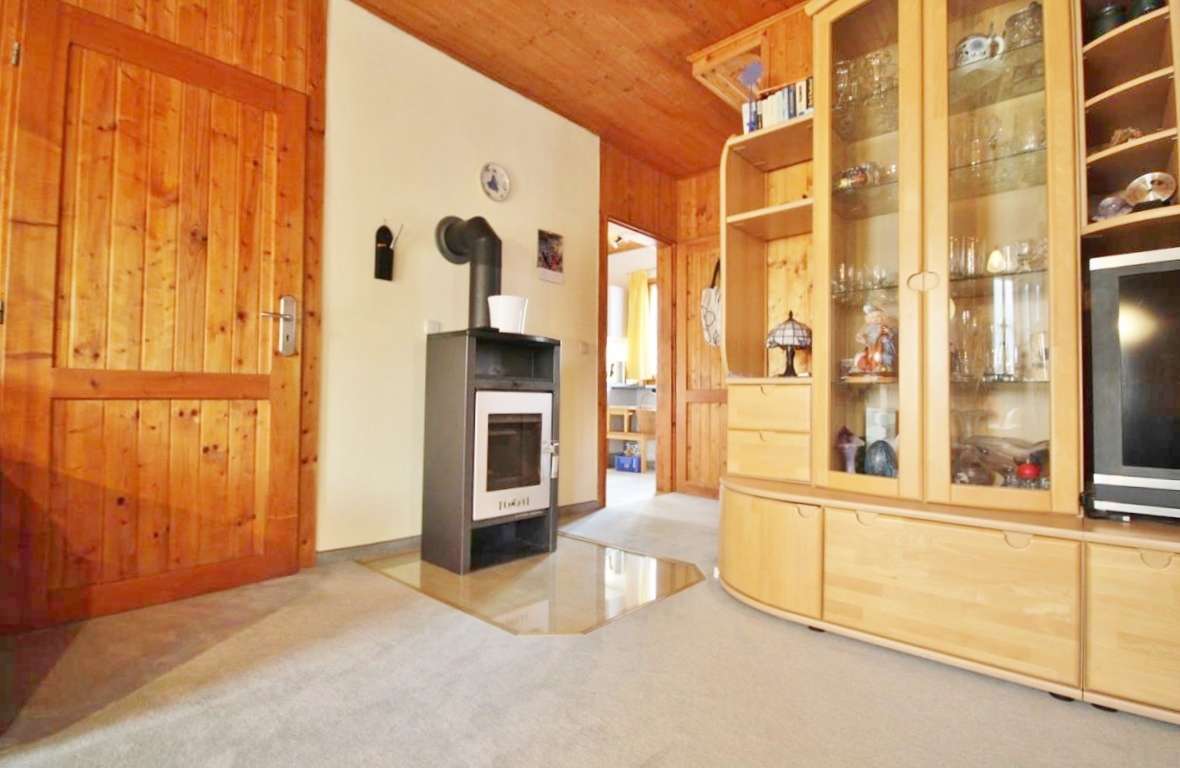 Immobilie in Hinterschmiding - "Für Menschen, die das Besondere lieben"
Liebevolles Unikat mit 2 Garagen, großzügigem Grundstück u - Bild 0