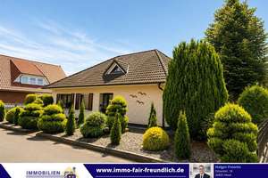 Exklusiver Bungalow Baujahr 2001 – Komfortables Wohnen mit Sommergarten und Garage in Hesel  – Die vollständige Adresse der Immobilie erhältst du vom Anbieter., 26835 Hesel – Vorschaubild 2