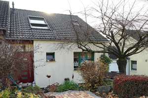 Ihr neues Familienzuhause: Doppelhaushälfte mit Garage und viel Ruhe in Leverkusen-Meckhofen ! – Die vollständige Adresse der Immobilie erhältst du vom Anbieter., 51377 Steinbüchel, Leverkusen – Vorschaubild 1