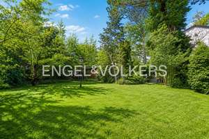 Großzügiges Einfamilienhaus mit Potential auf Traumgrundstück im Grunewald! – Die vollständige Adresse der Immobilie erhältst du vom Anbieter., 14193 Grunewald, Berlin – Vorschaubild 2