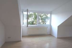 Bonn-Beuel / Rheinnähe, helles 1,5 Zimmer-Dachstudio – Die vollständige Adresse der Immobilie erhältst du vom Anbieter., 53225 Beuel-Mitte, Bonn – Vorschaubild 2