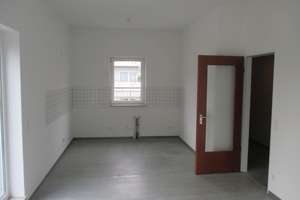 3 Raum-Wohnung mit großem Balkon (WBS erforderlich) – Haldenstraße 32, 45327 Katernberg, Essen – Vorschaubild 4