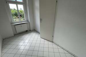 1. OG/ großes Wohnzimmer + Balkon / Stellplatz mögl. ! – Palmstraße 8, 9130 Sonnenberg, Chemnitz – Vorschaubild 3