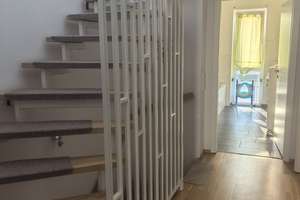 Schönes 6-Zimmer-Reihenendhaus mit EBK und Möbel in Köln Ostheim – Hedwig-Wachenheim-Karree 114, 51107 Ostheim, Köln – Vorschaubild 4