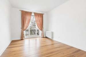 Stilvolle 4-Zimmer-Altbauwohnung mit zwei Balkonen, Aufzug und außergewöhnlichem Raumgefühl – Die vollständige Adresse der Immobilie erhältst du vom Anbieter., 76185 Weststadt, Karlsruhe – Vorschaubild 3