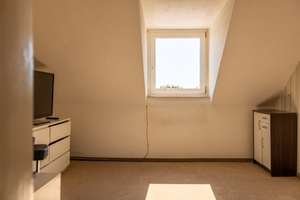 Ein rentable 10+1-Familienhaus in zentraler Lage, Rendite 3,7% (JME/KP) mit viel Steigerungspotentia – Die vollständige Adresse der Immobilie erhältst du vom Anbieter., 81549 Neuharlaching, München – Vorschaubild 23