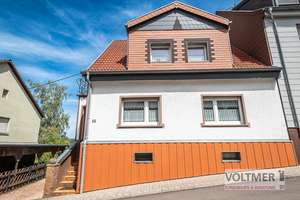 CHARMANT - Ein- bis Zweifamilienhaus mit Dachterrasse und schönem Garten in Dudweiler! – Die vollständige Adresse der Immobilie erhältst du vom Anbieter., 66125 Dudweiler (Ortsteil), Saarbrücken – Vorschaubild 2