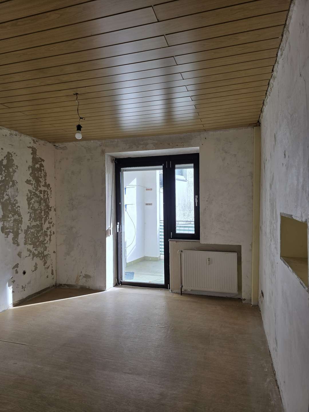 Immobilie in Illingen - Gemütliches Einfamilienhaus mit Einliegerwohnung und riesigem Garten in zentraler Lage - Bild 0