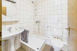 Neustadt Kernstadt: 180 m² Wohnfläche plus 80 m² Keller – Hannover (Kreis) – Vorschaubild 6