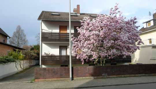 Bild von Groß-Gerau! **Schönes 3-Familienhaus mit großen Balkonen**