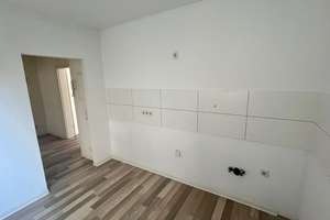 *ERDGESCHOSS WOHNUNG * renovierte 2 ZKB * Tageslichtbad mit Badewanne* Saarbrücken BURBACH – Die vollständige Adresse der Immobilie erhältst du vom Anbieter., 66115 Burbach, Saarbrücken – Vorschaubild 15