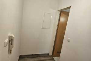 schöne und sanierte 1-Zimmerwohnung im 2.OG mit EBK – Hochweg 49, 93049 Regensburg – Vorschaubild 3