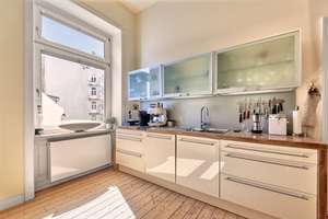 BEL ÉTAGE! 4 Zimmer Wohnung im Stilaltbau mit Balkon, Kamin EBK & Wellnessoase *Stellplatz* – Die vollständige Adresse der Immobilie erhältst du vom Anbieter., 65185 Mitte, Wiesbaden – Vorschaubild 11