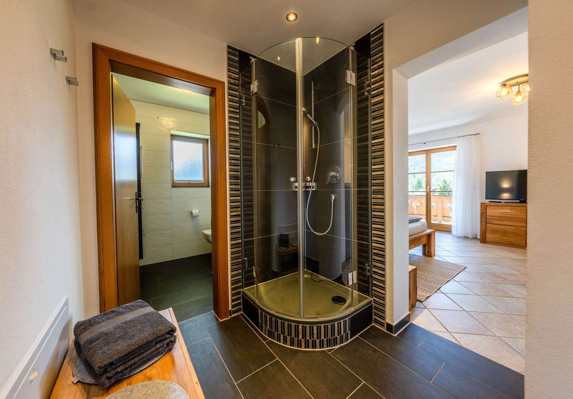 Immobilie in Wallgau - Doppelhaushälfte mit 3 Wohneinheiten in Wallgau - Bild 0