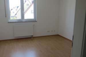 Schöne, helle vier Zimmer Wohnung mit 2 Balkonen in Nürnberg, Großgründlach – Miltenberger Straße 11, 90427 Großgründlach, Nürnberg – Vorschaubild 2