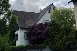 Großzügiges Zweifamilienhaus mit großem Garten, Pool, 3 Stellplätzen, Carport und zwei Garagen – Verdistraße 26, 90455 Katzwang, Reichelsdorf Ost, Reichelsdorfer Keller, Nürnberg – Vorschaubild 3