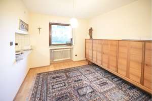 Zwei- bis Dreiparteienhaus in zentraler Lage  mit Einliegerwohnung und Ausbaupotenzial im DG – Betzengraben 2, 97299 Zell am Main – Vorschaubild 9